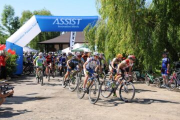 Competiția a adunat la start peste 250 de concurenți la toate categoriile competiției de mountain-bike