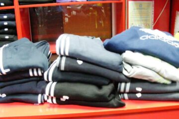 Produsele fără certificate de conformitate sunt ridicate pentru a fi expertizate Sursa foto TV Sud