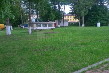 Zona în care se va amenaja noua parcare din curtea Spitalului de Urgență