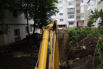 Lucrările de termoficare au început, fără a mai fi oprită apa caldă