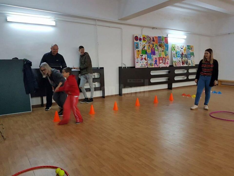 Activități sportive și expoziție de desene, la Centrul Școlar ,,Sf. Andrei’’ din Gura Humorului