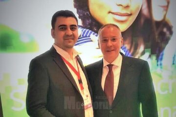 Gabriel Costache împreună cu liderul PES