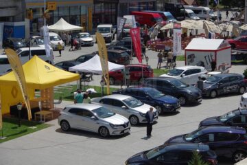 Salonul Auto Bucovina, cea mai mare expoziție de mașini din regiune, s-a deschis ieri la Suceava