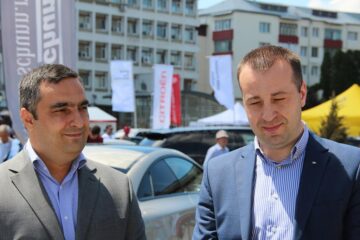 Lucian Gheorghiu și Lucian Harșovschi au deschis oficial Salonul Auto Bucovina 2017