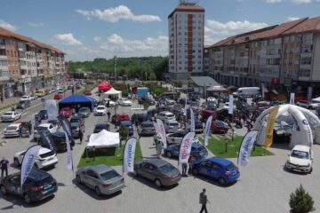 Salonul Auto Bucovina, cea mai mare expoziție de mașini din regiune, s-a deschis ieri la Suceava