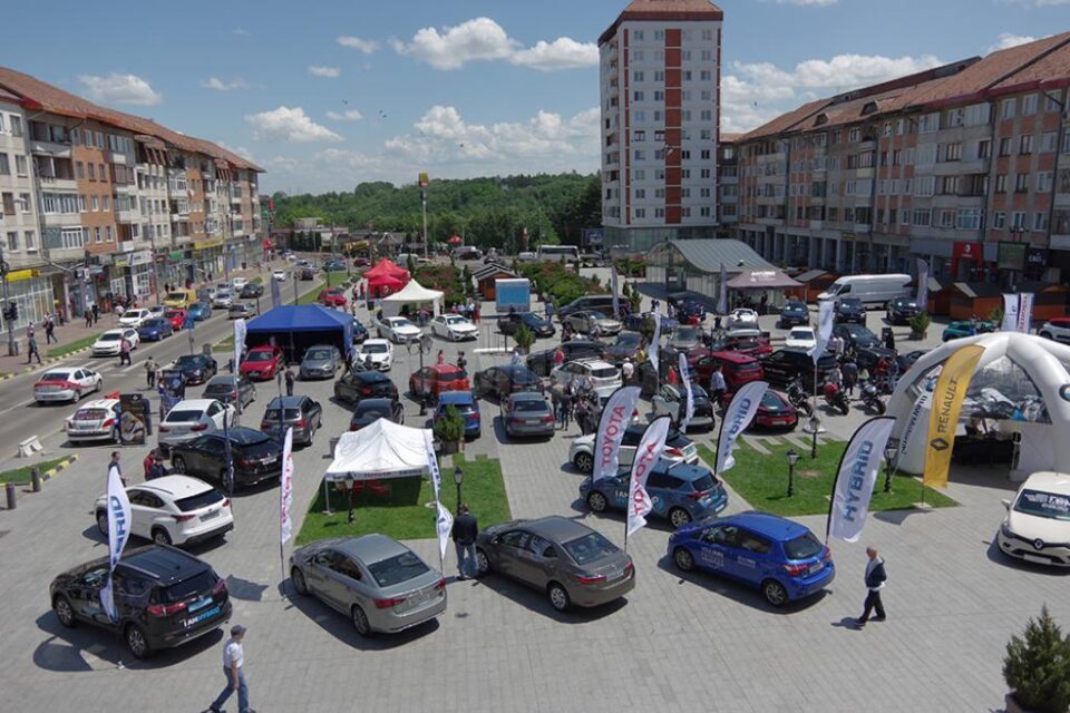 Cele mai noi modele de mașini sunt expuse în centrul Sucevei