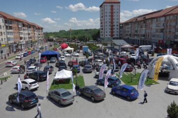 Cele mai noi modele de mașini sunt expuse în centrul Sucevei