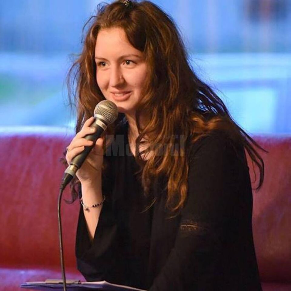 Andra Mihăilescu - Premiul I la secțiunea Bilete de papagal (grupaj de poezie)