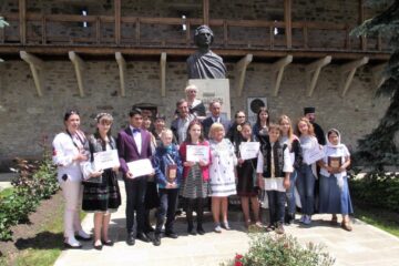 Festivitatea de premiere a laureaților Concursului de recitare a liricii eminesciene „La Putna”