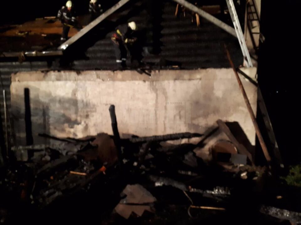 Cabană afectată de un incendiu izbucnit de la saună