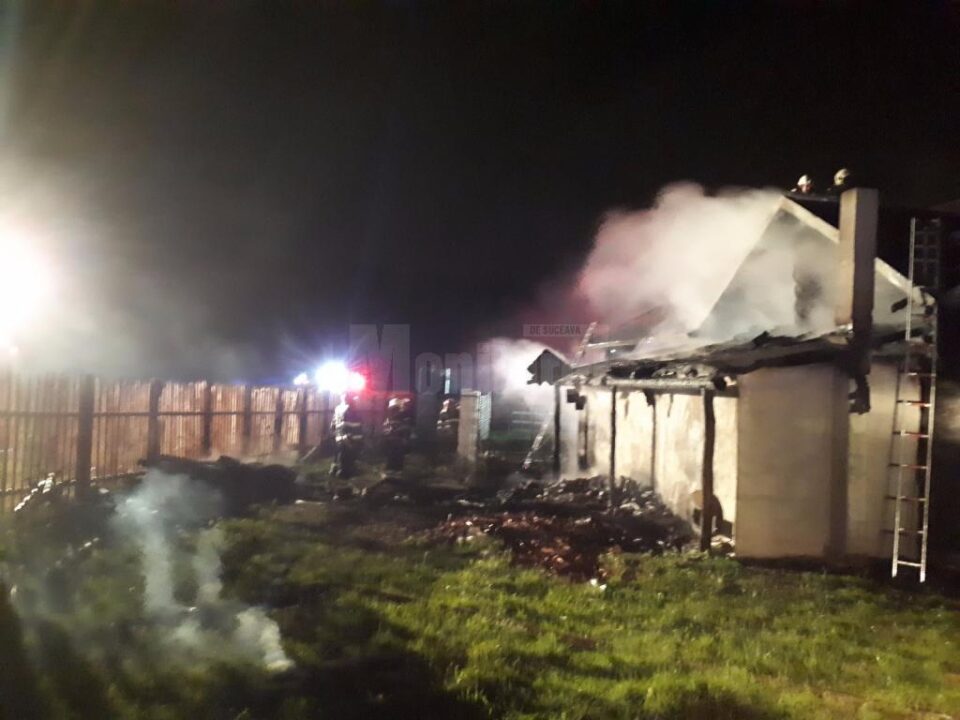 Cabană afectată de un incendiu izbucnit de la saună