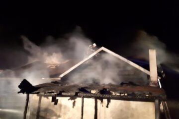 Cabană afectată de un incendiu izbucnit de la saună