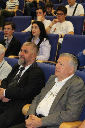 Uimitoare invenții și cercetări ale elevilor, prezentate la o competiție națională găzduită de USV