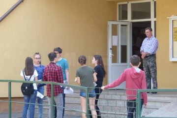 Absolvenții de clasa a VIII-a din județ au susținut miercuri proba scrisă la Matematică