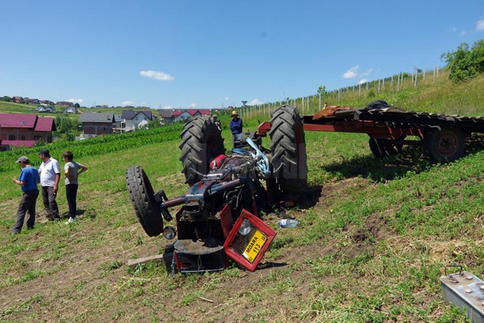 Accidentul s-a petrecut după ce una din roțile din față ale tractorului pur și simplu a sărit Accidentul s-a petrecut după ce una din roțile din față ale tractorului pur și simplu a sărit