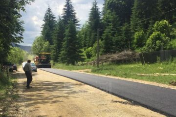 Au demarat lucrările de asfaltare a drumului județean Brodina-Ulma, DJ 209G, care deschide legătura cu Ucraina