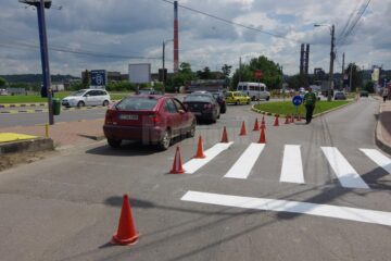 Trecerea de pietoni a fost refăcuta, luni, în conformitate cu normele legale