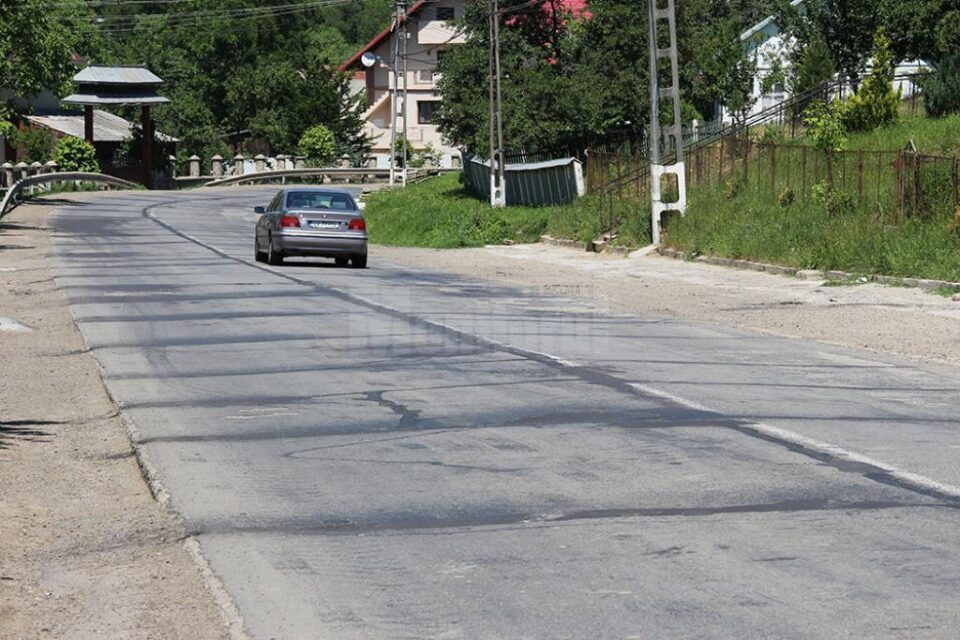 Drumul național Suceava-Dorohoi, reparat cu plombe printre plăcile de beton