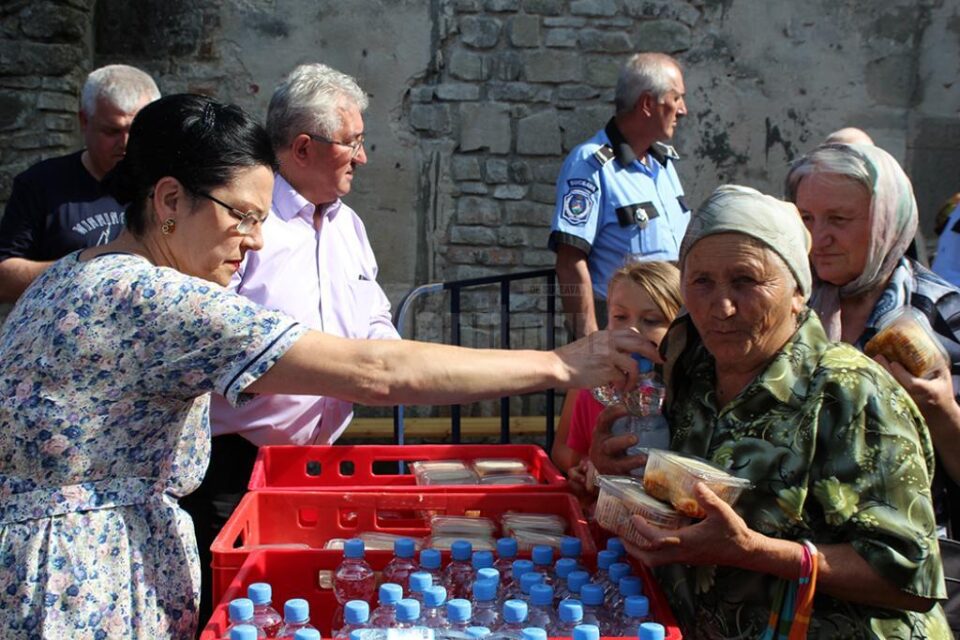 5.000 de sarmale vor fi oferite pelerinilor, la Mănăstirea „Sfântul Ioan cel Nou”, de primarul Sucevei