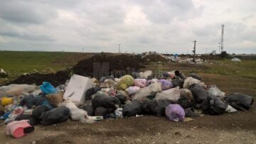 Așa arată groapa ilegală de gunoi de la Bosanci