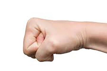 Un student la Istorie-Geografie, atacat și lovit în stradă de un coleg de facultate