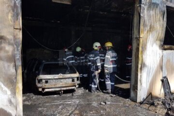 Incendiu la un atelier auto din Dumbrăveni