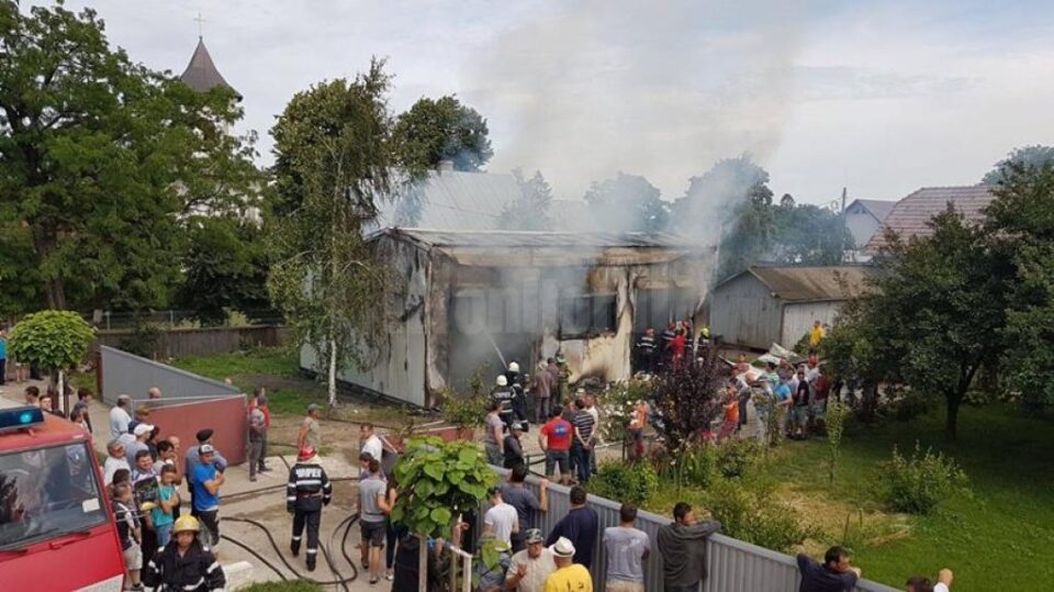 Incendiu la un atelier auto din Dumbrăveni