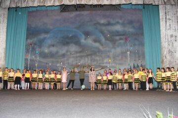 „Visul unei nopți de... vacanță”, spectacol cu elevii Școlii Gimnaziale „Miron Costin” Suceava