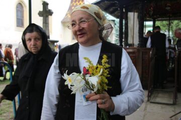 La ieșirea din baldachin