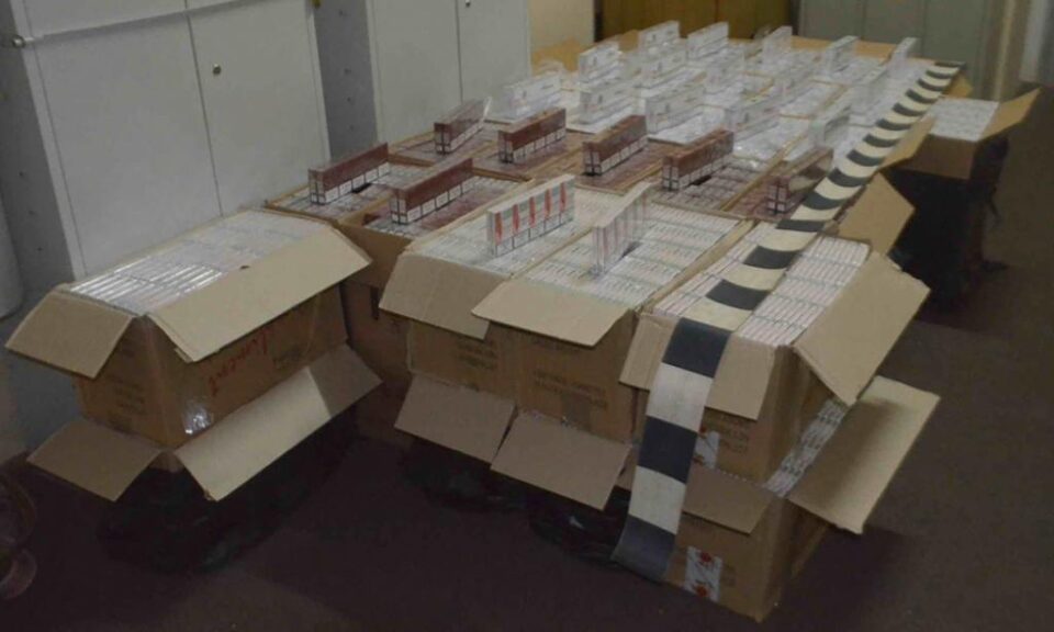 Țigări de contrabandă de peste 40.000 de euro confiscate și un ucrainean reținut, după o acțiune a polițiștilor de frontieră suceveni