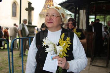 Pelerinii au înfruntat căldura, dar și ploaia care a urmat și s-au rugat neîncetat Sfântului Ioan cel Nou de la Suceava