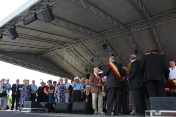 Premii de 400 de lei pentru „Cuplurile de aur” sărbătorite la Zilele Sucevei