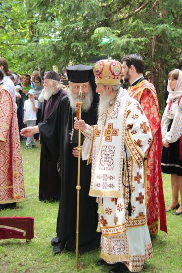 25.000 de oameni au căutat sâmbătă alinare la Sfântul Ioan cel Nou de la Suceava