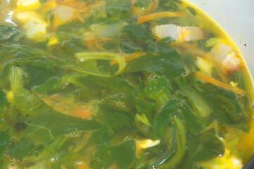 Ciorbă rapidă de salată verde Sursa foto: gustos.ro