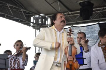 Nicolae Botgros și „Lăutarii” de la Chișinău au fermecat publicul sucevean