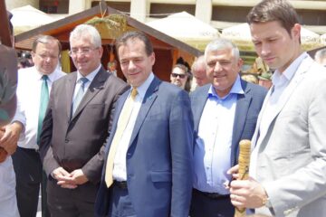Orban a vizitat Târgul de Sânziene din centrul Sucevei