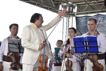 Nicolae Botgros și „Lăutarii” de la Chișinău au fermecat publicul sucevean