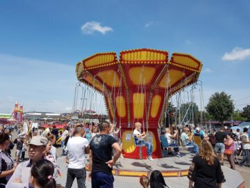 Zeci de mii de suceveni au petrecut la Festivalul Verii, în parcarea Shopping City Suceava