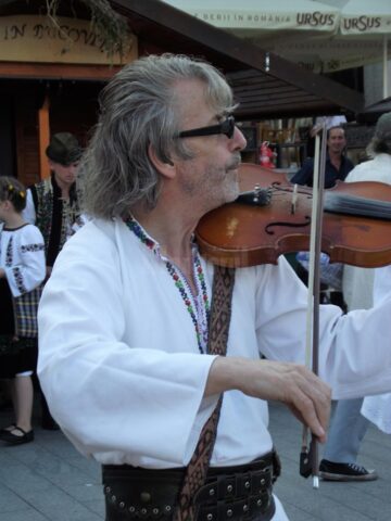 Spectacolul folcloric „Satul meu cu doruri multe”