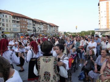 Spectacolul folcloric „Satul meu cu doruri multe”