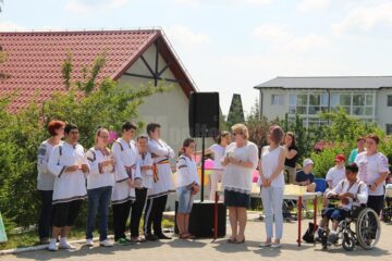 „Îngerașii” de la Blijdorp – „satul fericirii”
