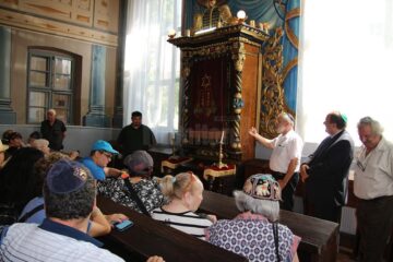 Vizitarea Sinagogii Gah de către grupul de israelieni venit în programul „Marșul vieții”