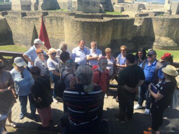 Turiștii din Israel, impresionați de vizita la Cetatea de Scaun a Sucevei