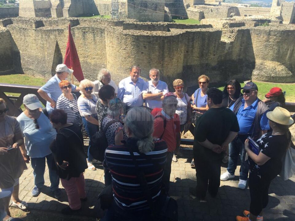 Turiștii din Israel, impresionați de vizita la Cetatea de Scaun a Sucevei