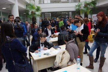 Absolvenții promoției 2017, încurajați să se angajeze