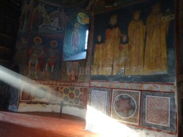 Pe 21 iunie 2017, la Solstițiul de vară, lumina merge pe steaua în 6 colturi de sub tabloul domnitorului Ștefan cel Mare