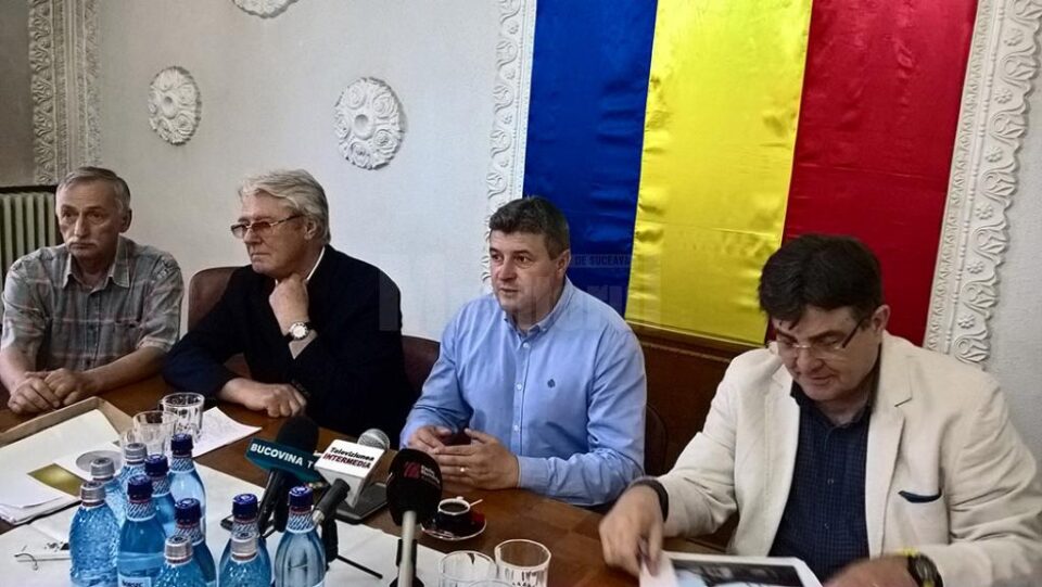 Primarul Cătălin Coman și reprezentanții Asociației ”Strada Mare”