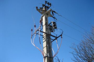 Trei localități sucevene sunt afectate de întreruperile de curent electric cauzate de furtuni