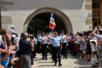 Urmași ai răzeșilor lui Ștefan cel Mare, din Moldova, Basarabia și Bucovina, au venit să se închine la mormântul voievodului de la Putna