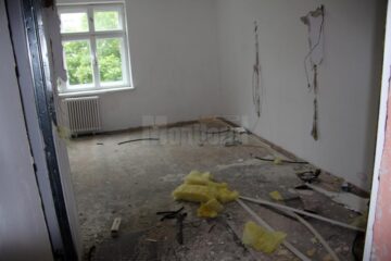 Ca să scape de chiriașii primăriei din căminul liceului, le-au tăiat electricitatea și apa